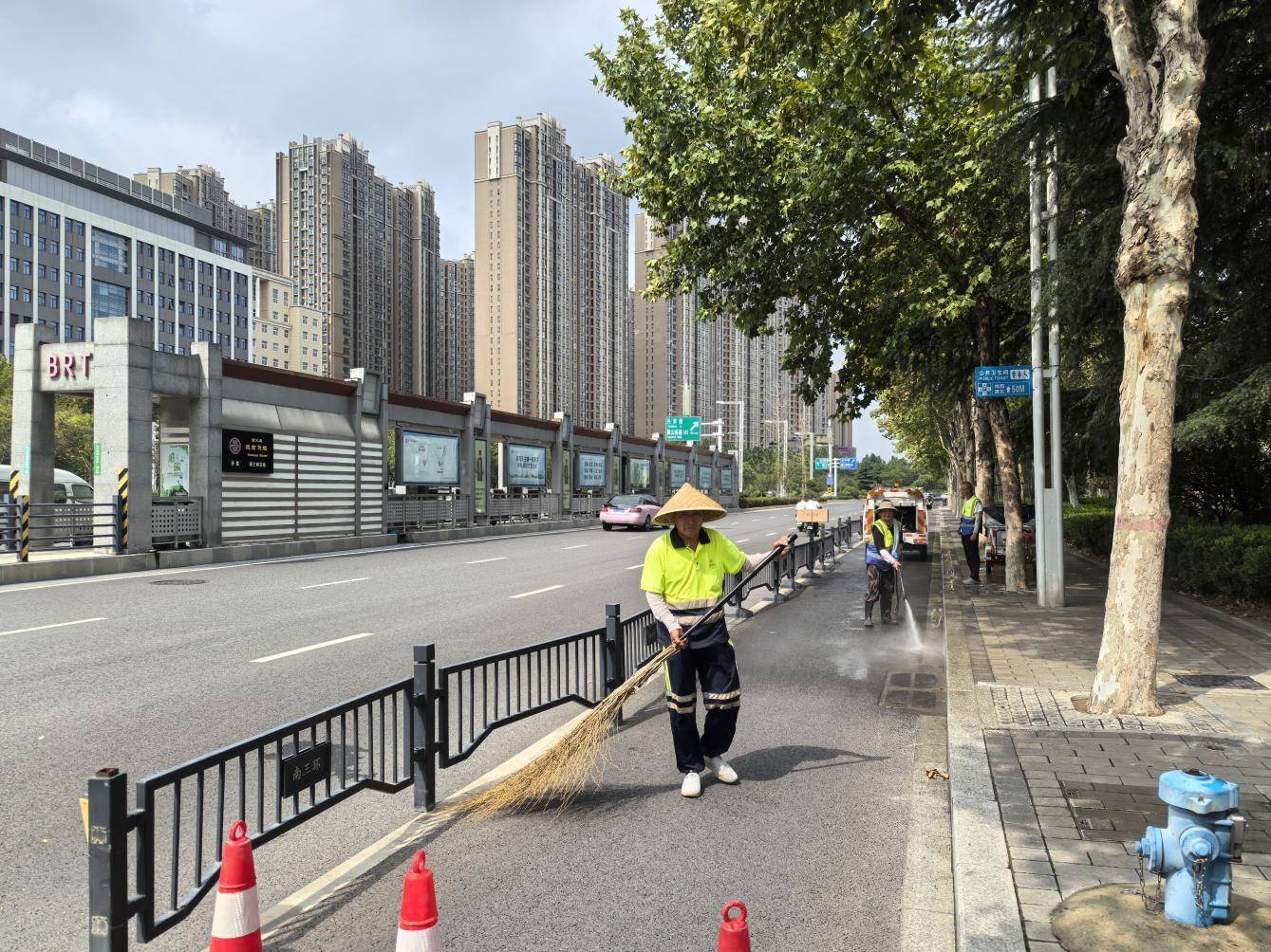 雨后放晴，郑州市区交通秩序已恢复正常